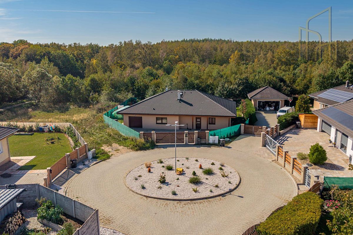 Prodej rodinného domu 165 m², pozemek 2246 m², Louka u Litvínova – fotka 1 z 3