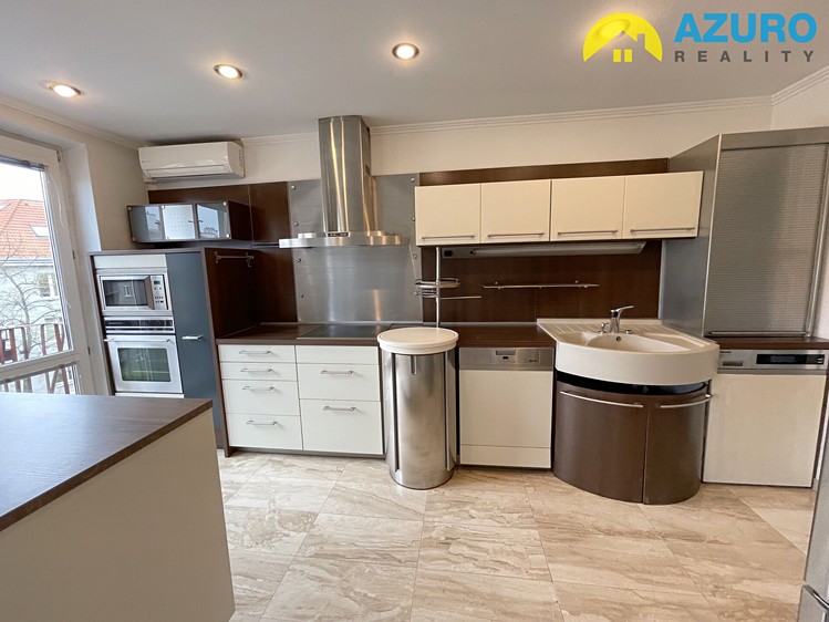 Pronájem bytu 2+1, 64 m² (1 z 33)