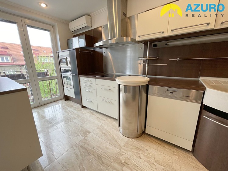 Pronájem bytu 2+1, 64 m² (18 z 33)