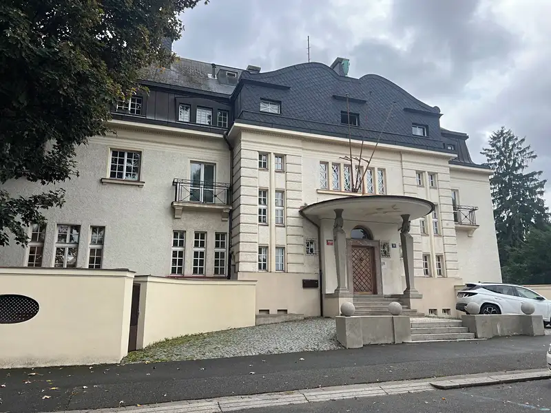Pronájem kanceláře 160 m², Praha – náhled fotky 3