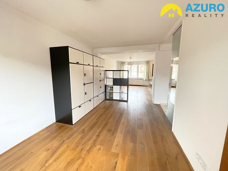 Pronájem bytu 2+1, 64 m² (13 z 33)