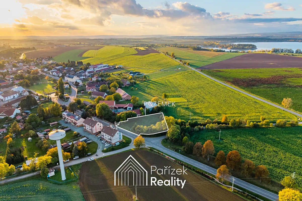 Prodej stavebního pozemku 2228 m²