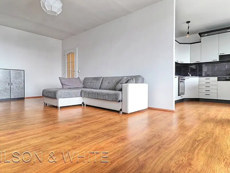 Pronájem bytu 2+kk 58 m², Praha – náhled fotky 1