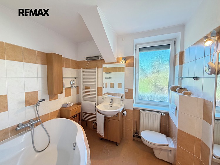 Будинок на продаж, 185 м² (2 з 40)