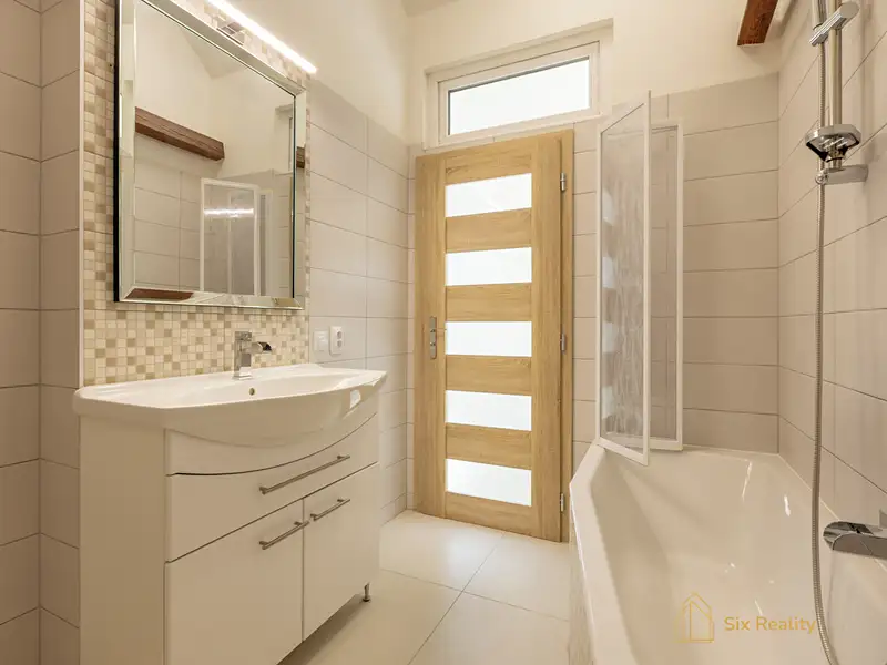 Prodej bytu 3+kk 91 m², Krupá – náhled fotky 3