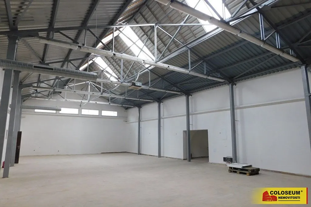 Pronájem obchodního prostoru 400 m²