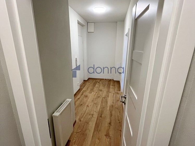 Pronájem bytu 2+kk, 40 m² (7 z 8)