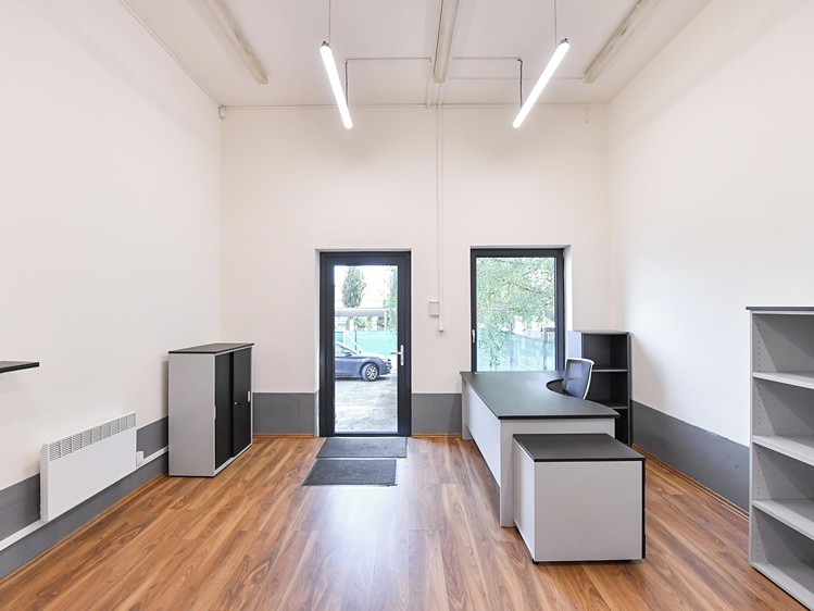Комерційне приміщення в оренду, 210 м² (8 з 18)