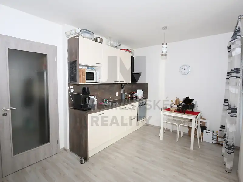 Pronájem bytu 1+kk 34 m², Praha – náhled fotky 2