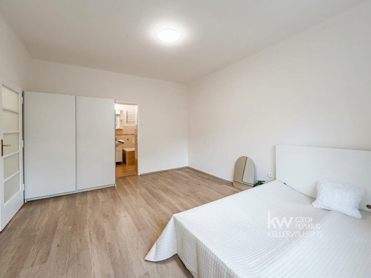 Pronájem bytu 1+1, 33 m² (5 z 11)