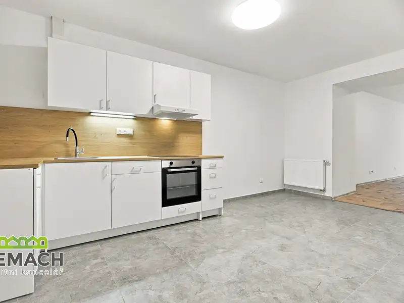 Pronájem bytu 1+1 74 m², Náchod – náhled fotky 1