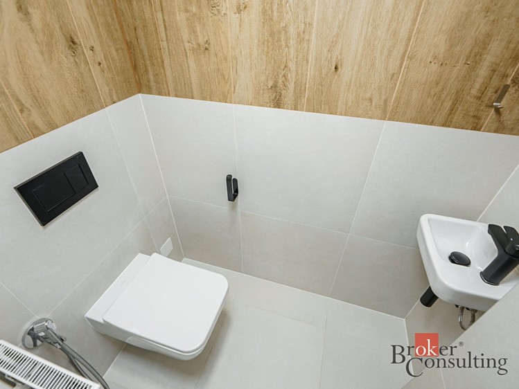 Prodej domu, 291 m² (11 z 45)
