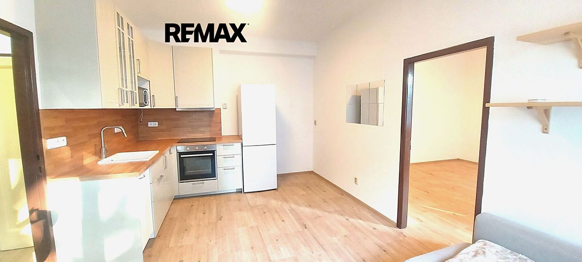Pronájem bytu 2+kk 44 m², Praha – fotka 1 z 3