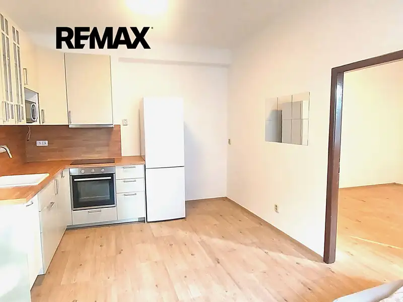 Pronájem bytu 2+kk 44 m², Praha – náhled fotky 1