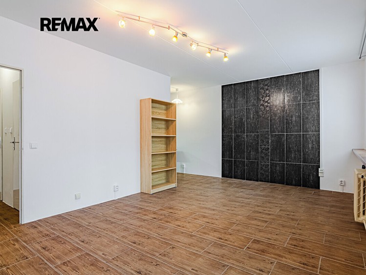 Квартира 1+kk в оренду, 33 м² (7 з 14)