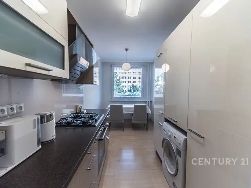 Prodej bytu 3+1 84 m², Praha – náhled fotky 2