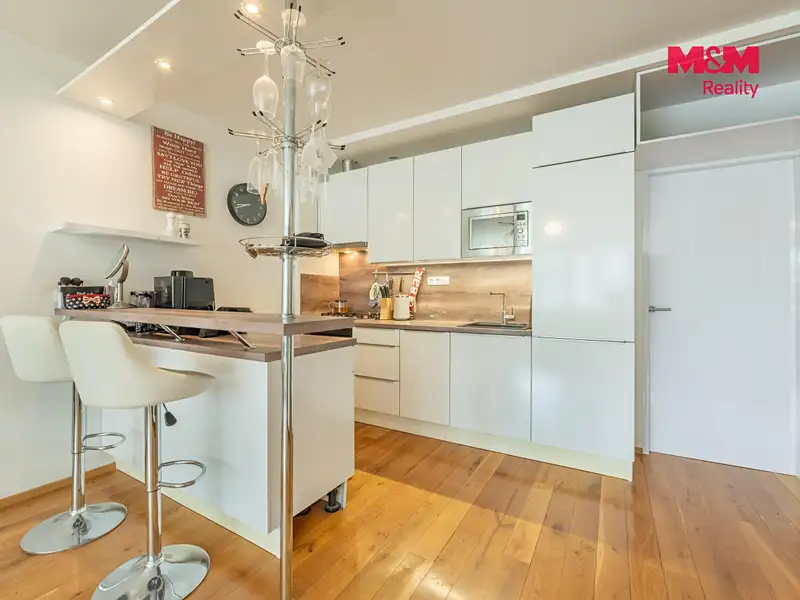 Pronájem bytu 2+kk 64 m², Praha – náhled fotky 2