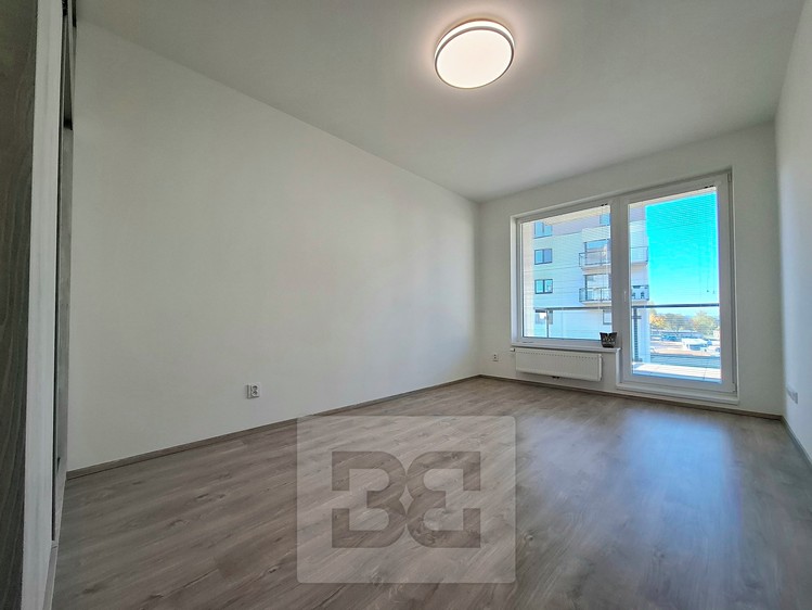 Pronájem bytu 2+kk, 53 m² (4 z 17)