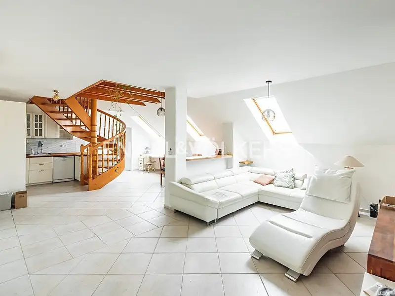 Pronájem bytu 3+kk 90 m², Praha – náhled fotky 1