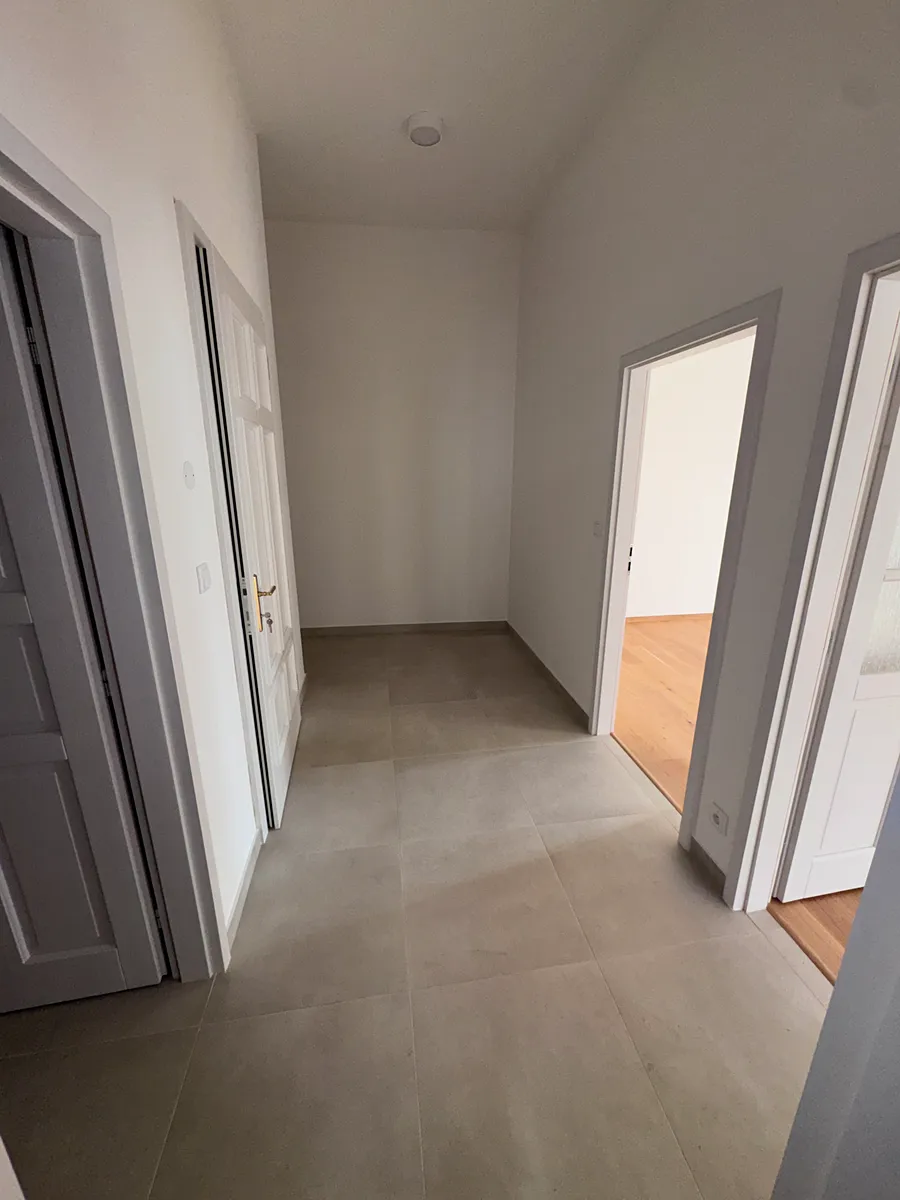 Pronájem bytu 2+kk 77 m²