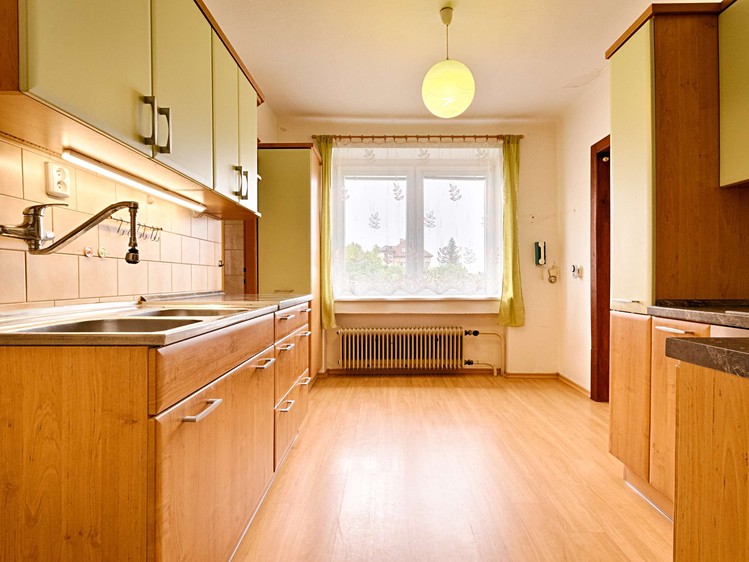 Будинок на продаж, 180 м² (3 з 37)