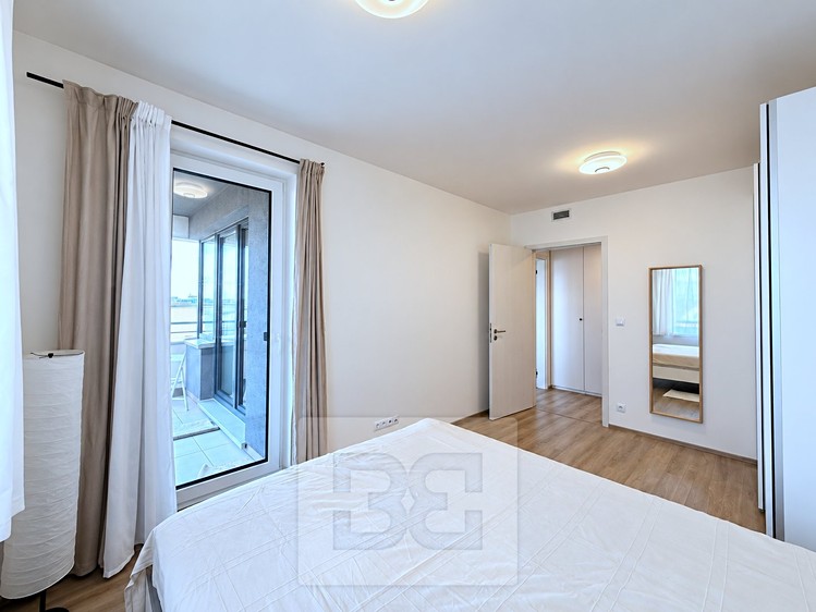 Pronájem bytu 2+kk, 55 m² (14 z 21)