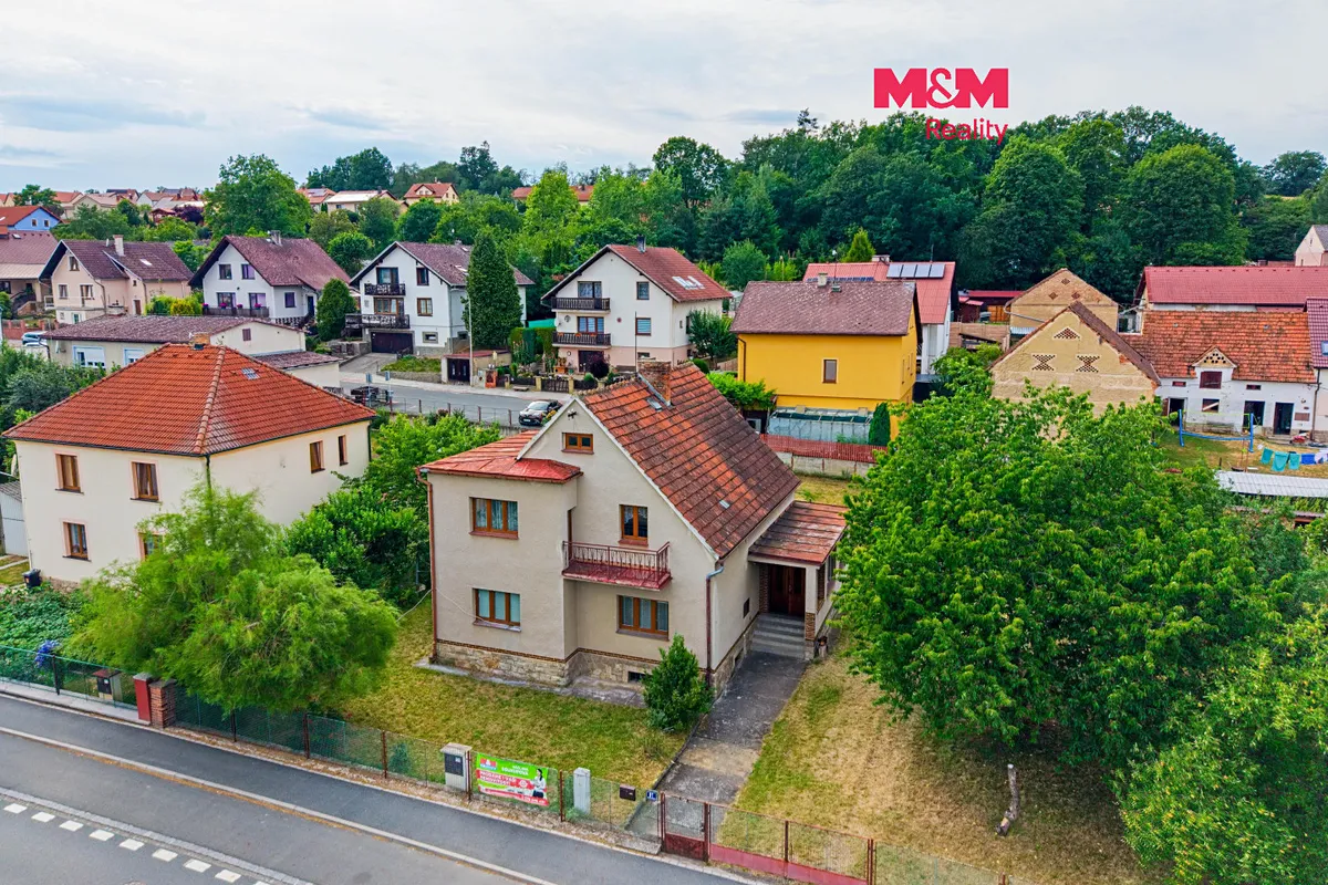 Prodej rodinného domu 180 m², pozemek 1391 m²