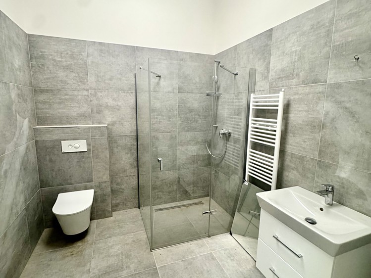 Pronájem bytu 4+kk, 110 m² (9 z 9)