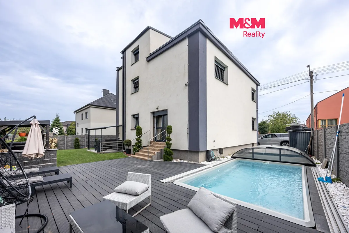 Prodej rodinného domu 280 m², pozemek 510 m²