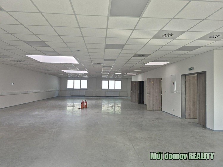 Pronájem komerčního prostoru, 550 m² (16 z 24)