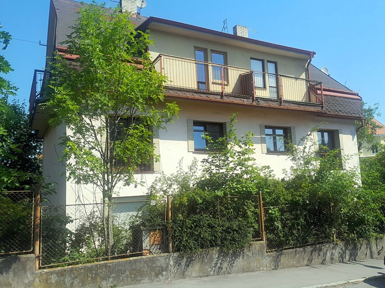 Pronájem bytu 3+1, 82 m² (1 z 14)