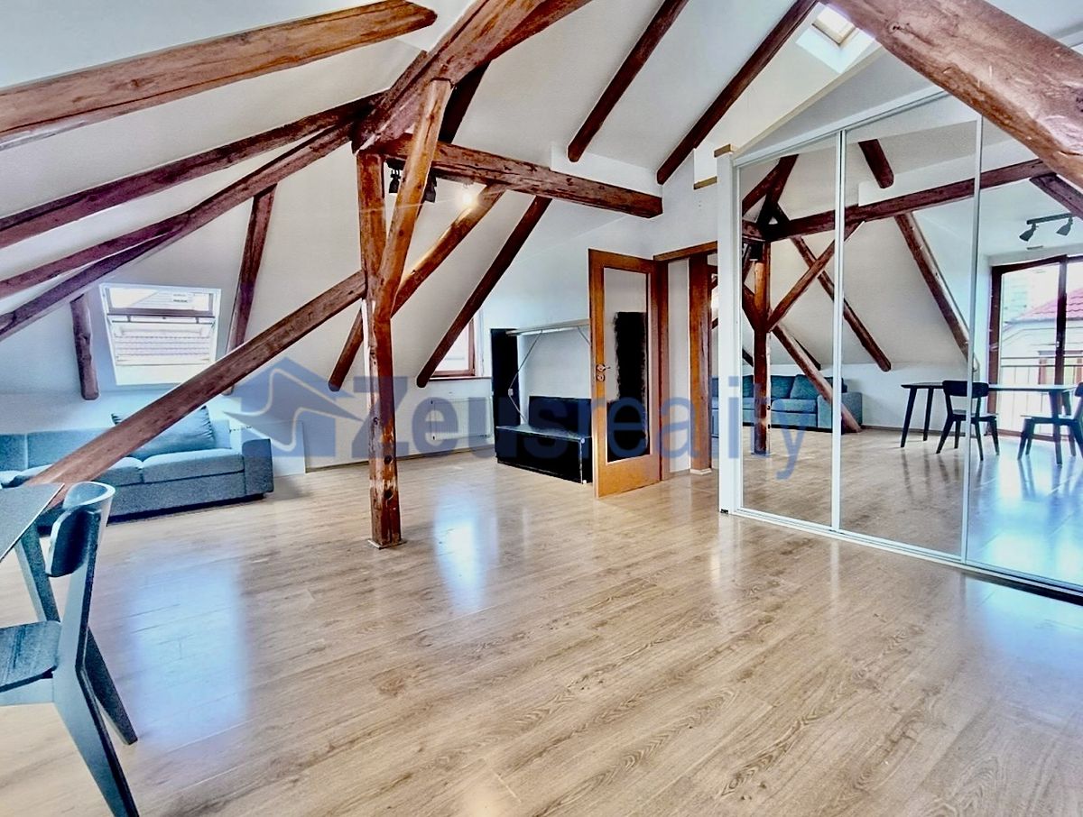 Pronájem bytu 3+kk 90 m², Praha – fotka 1 z 3