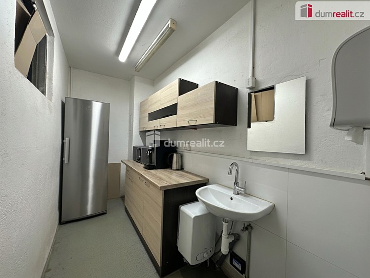 Комерційне приміщення в оренду, 3 000 м² (10 з 16)
