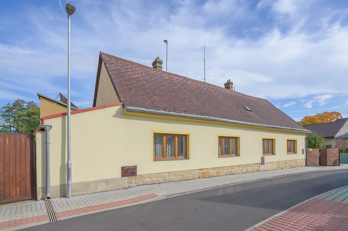 Prodej rodinného domu 110 m², pozemek 1417 m², Doksy – fotka 1 z 3