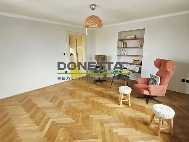 Pronájem bytu 3+1 103 m², Hradec Králové – náhled fotky 2