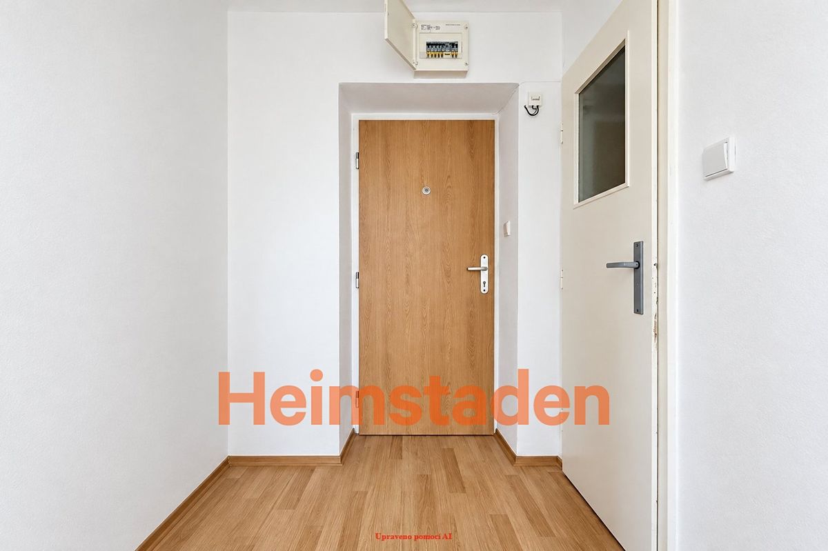 Pronájem bytu 1+1 28 m² – fotografie 4