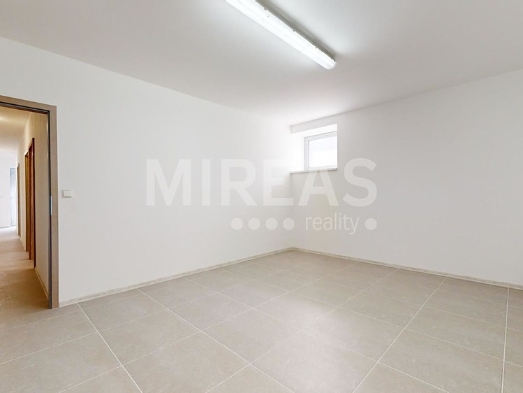 Pronájem komerčního prostoru, 20 m² (1 z 13)
