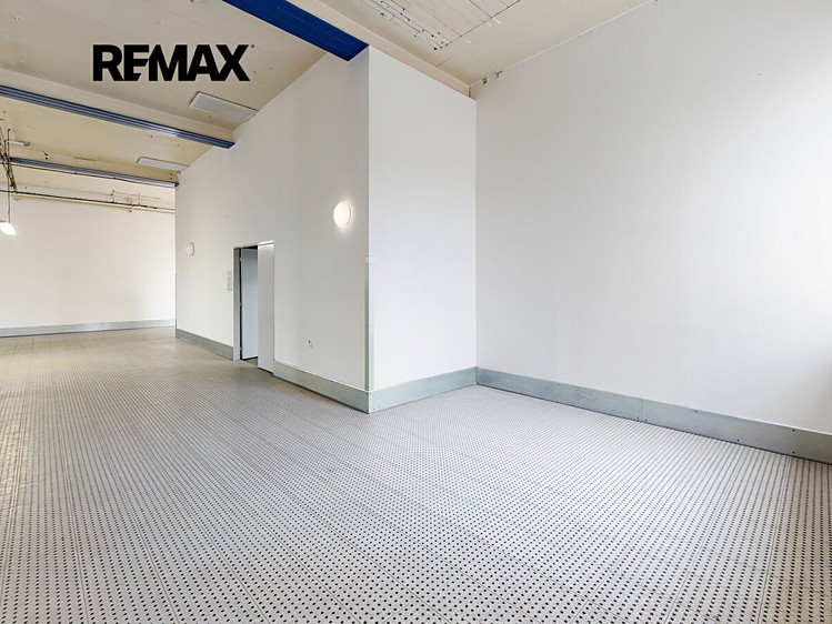 Комерційне приміщення на продаж, 1 620 м² (39 з 44)