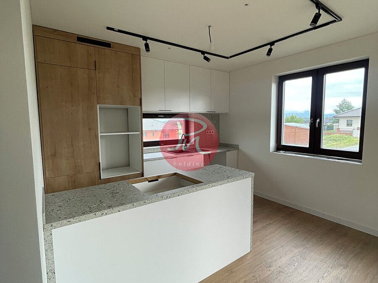 Квартира 5+kk в оренду, 149 м² (12 з 18)