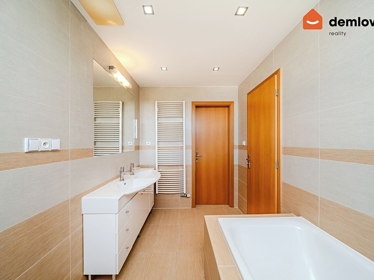 Квартира 4+kk в оренду, 122 м² (15 з 33)
