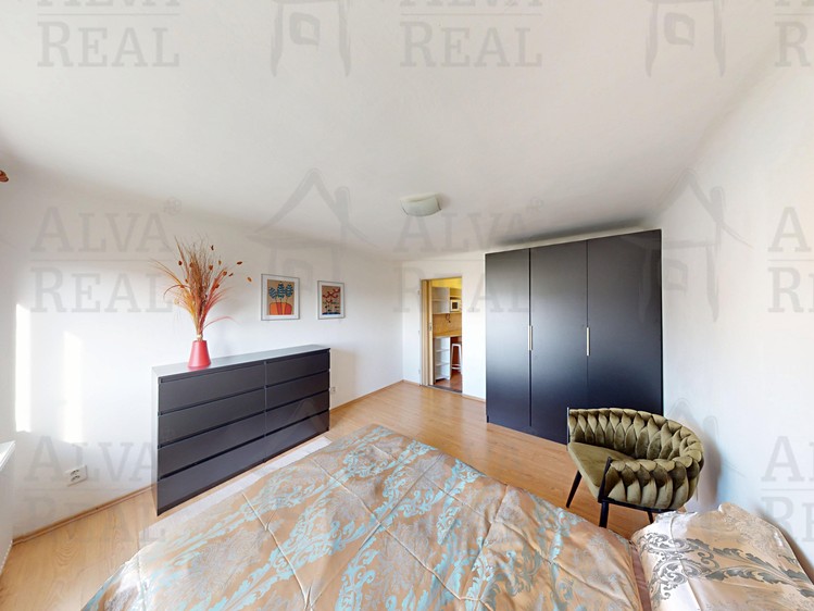 Pronájem bytu 1+kk, 20 m² (3 z 9)