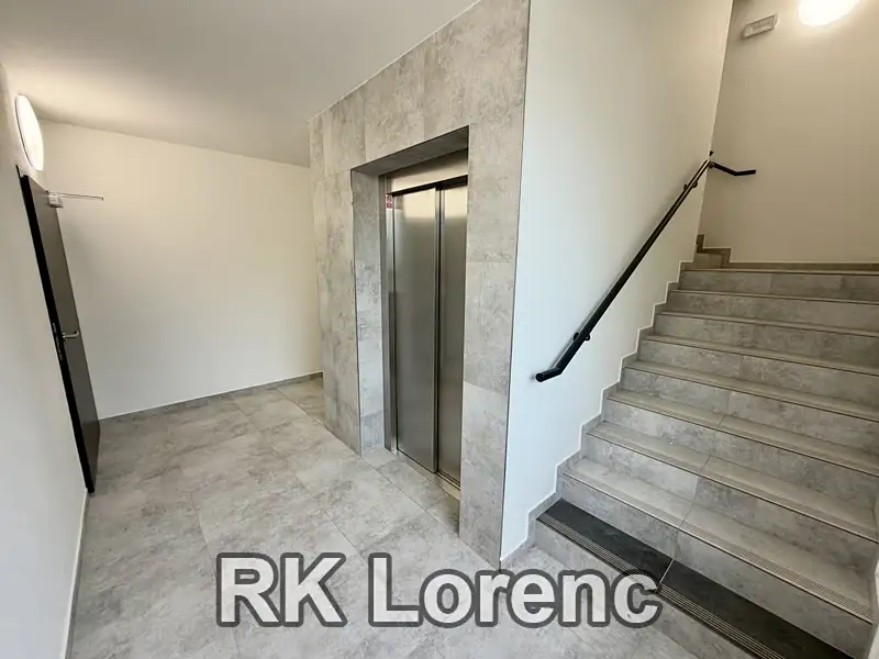 Pronájem bytu 1+kk 36 m², Olomouc – náhled fotky 2