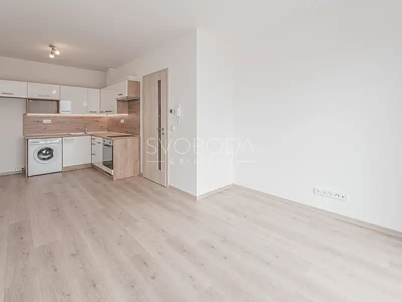 Pronájem bytu 1+kk 25 m², Hradec Králové – náhled fotky 1