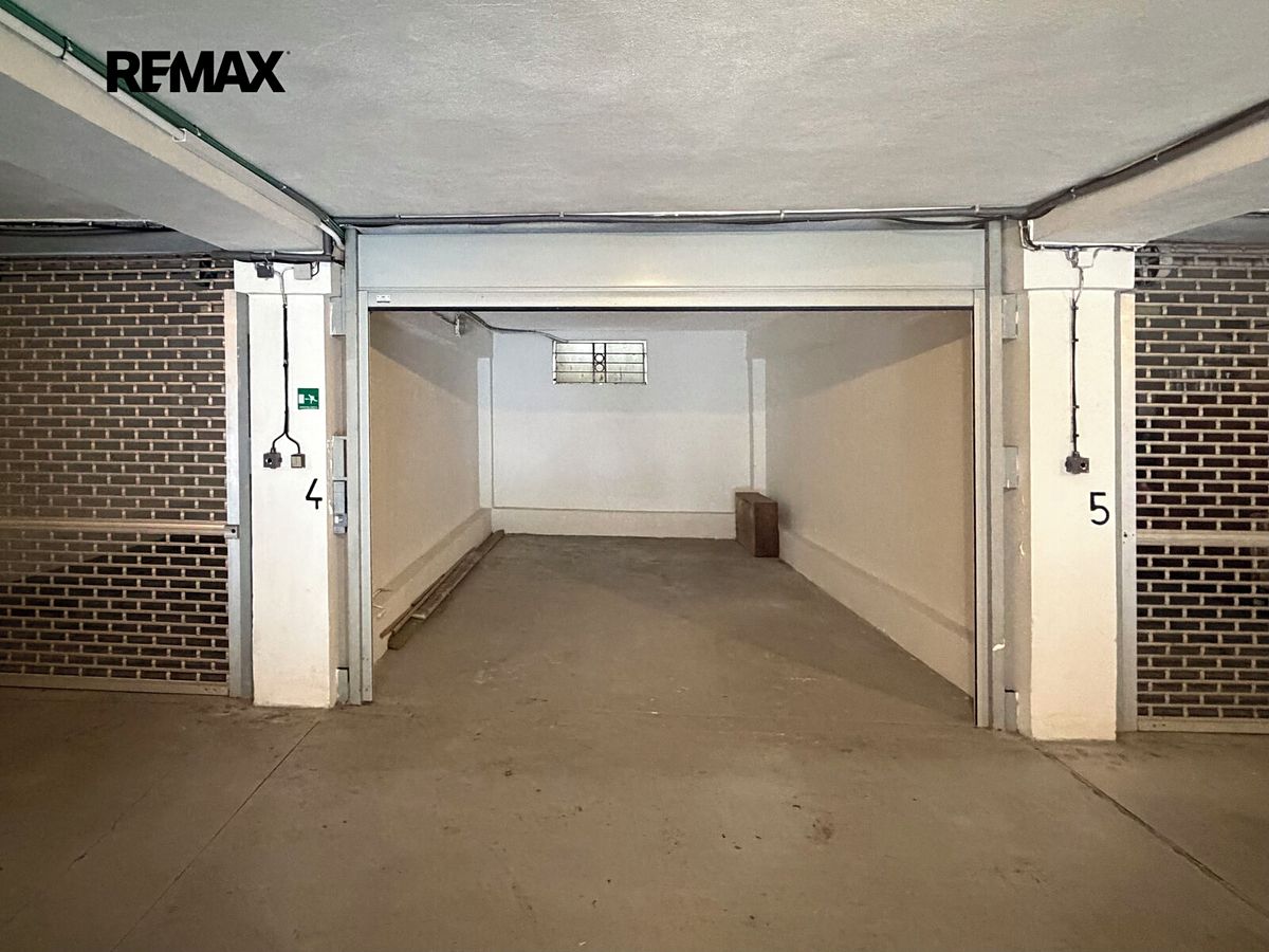 Pronájem garážového stání 17 m², Praha – fotka 1 z 3
