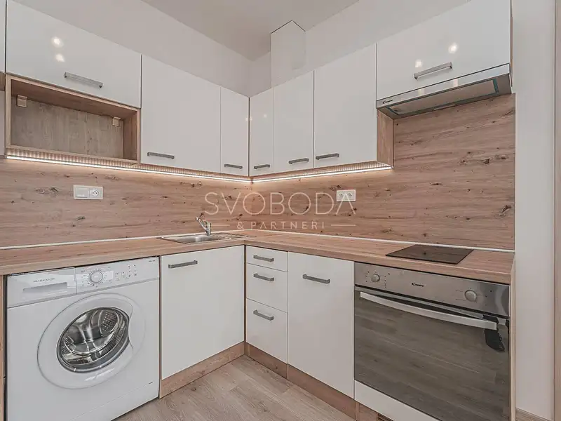 Pronájem bytu 1+kk 25 m², Hradec Králové – náhled fotky 3