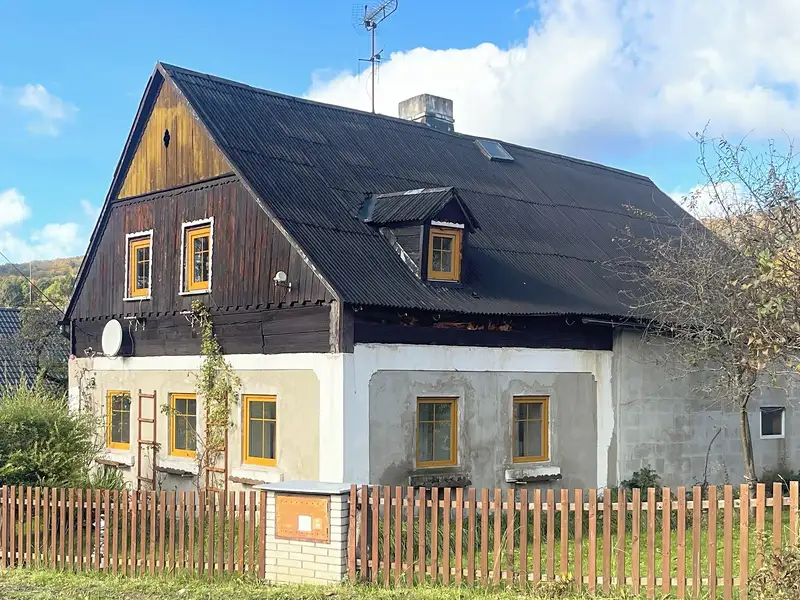 Prodej rodinného domu 200 m², pozemek 1044 m², Okrouhlá – náhled fotky 2