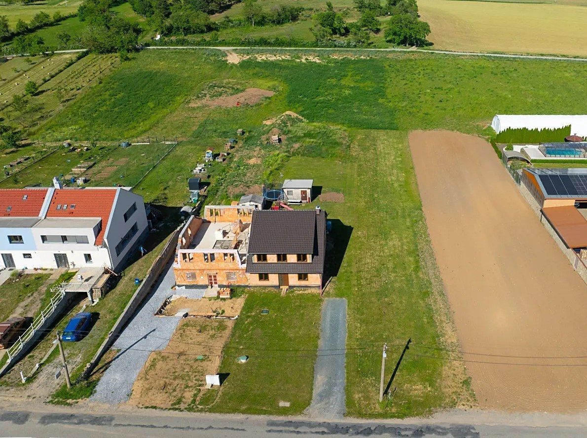 Prodej stavebního pozemku 1000 m², Pozořice – fotka 1 z 3