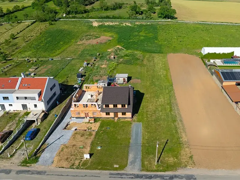 Prodej stavebního pozemku 1000 m², Pozořice – náhled fotky 1