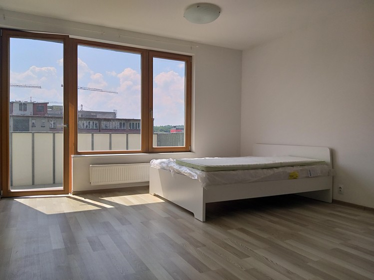 Квартира 1+kk в оренду, 34 м² (5 з 10)