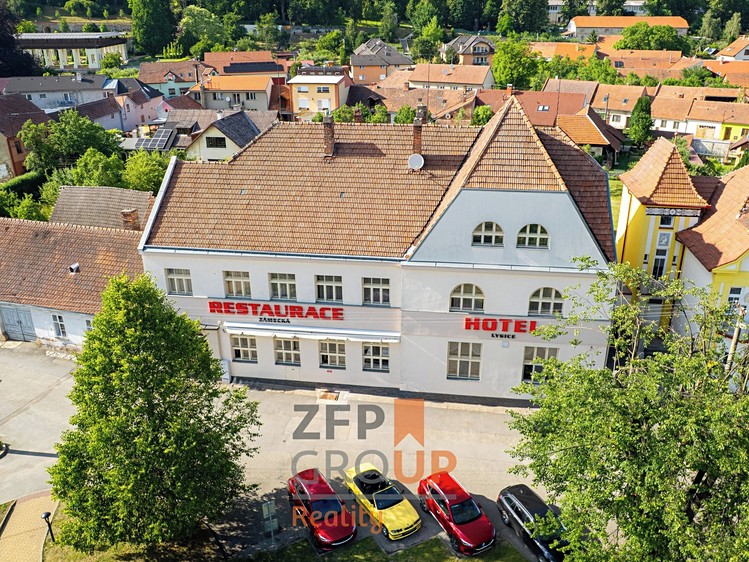 Prodej komerčního prostoru, 1 400 m² (1 z 29)